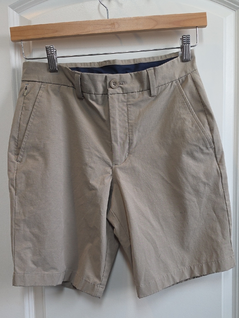 Vineyard Vines Men's Tan Flat-Front Shorts On The Go Short